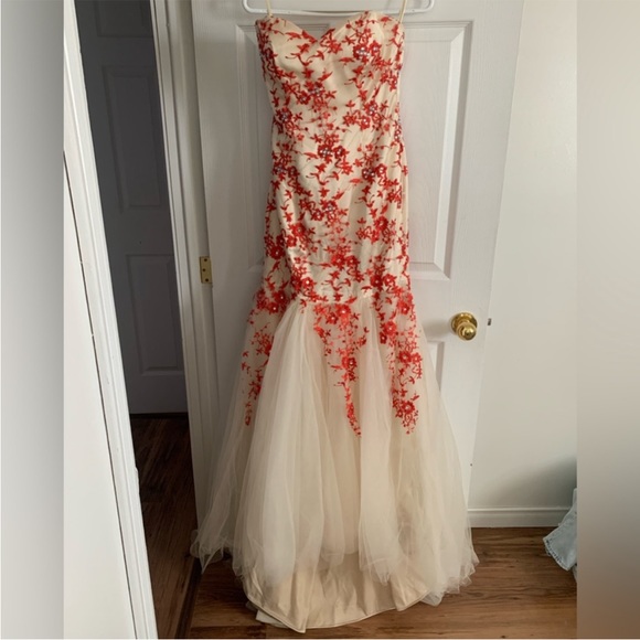 Red and White Lace Mermaid Gown with Train (Prom/Wedding Dress) - Picture 5 of 12